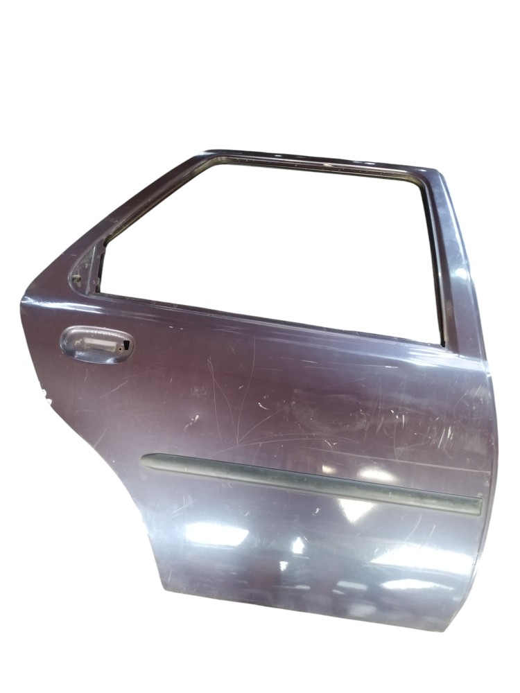 Porta Traseira Direita Ford Fiesta 97 Com Detalhes 1