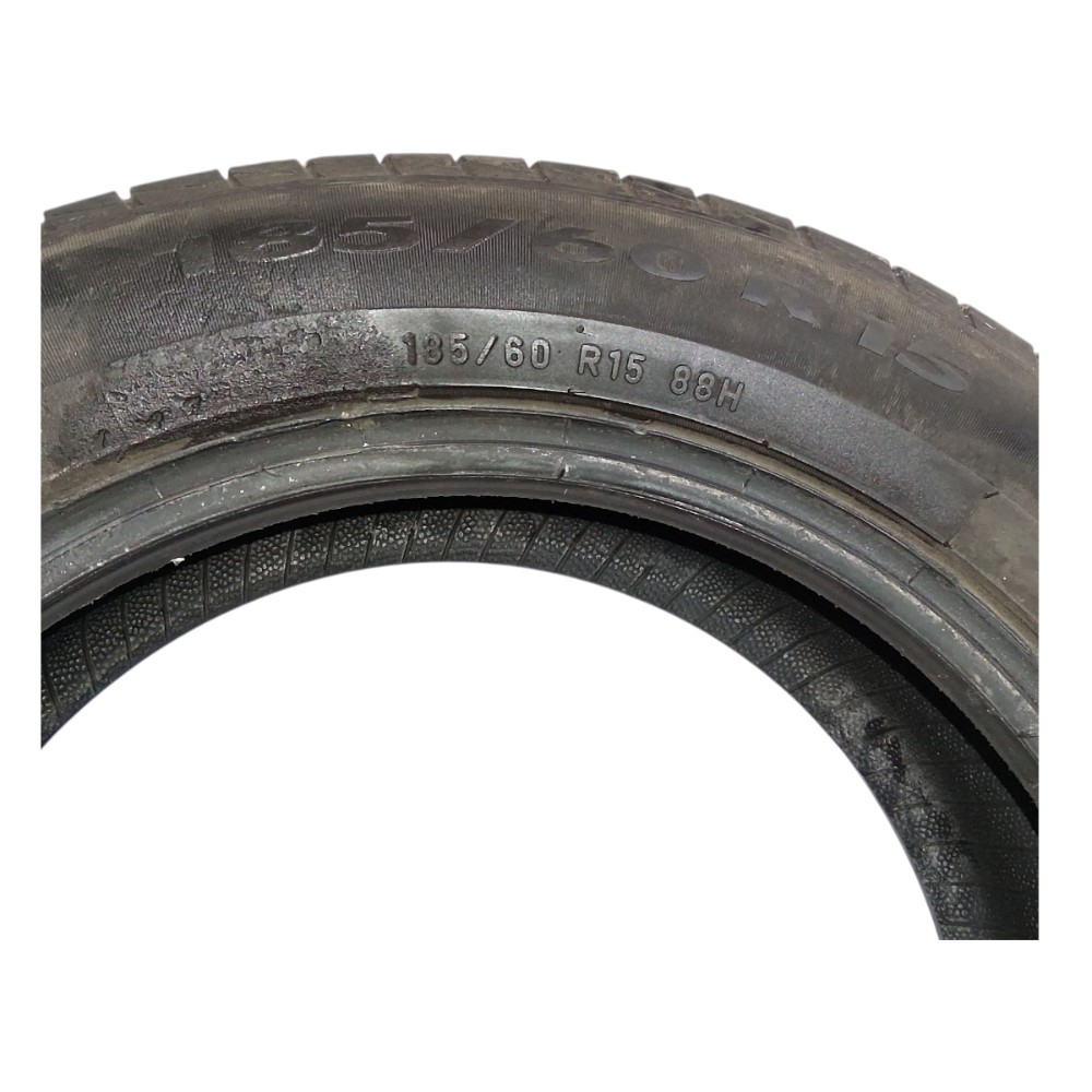 Pneu Pirelli Cinturato P1 185/60 R15 4