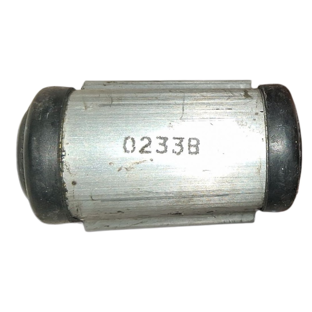 Cilindro roda traseira direita Toyota Yaris SD 2021 4
