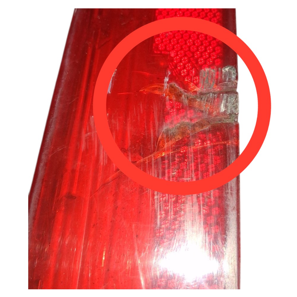 Refletor Esquerdo Parachoque Vw Fox 2012  *detalhes  Vermelho 6