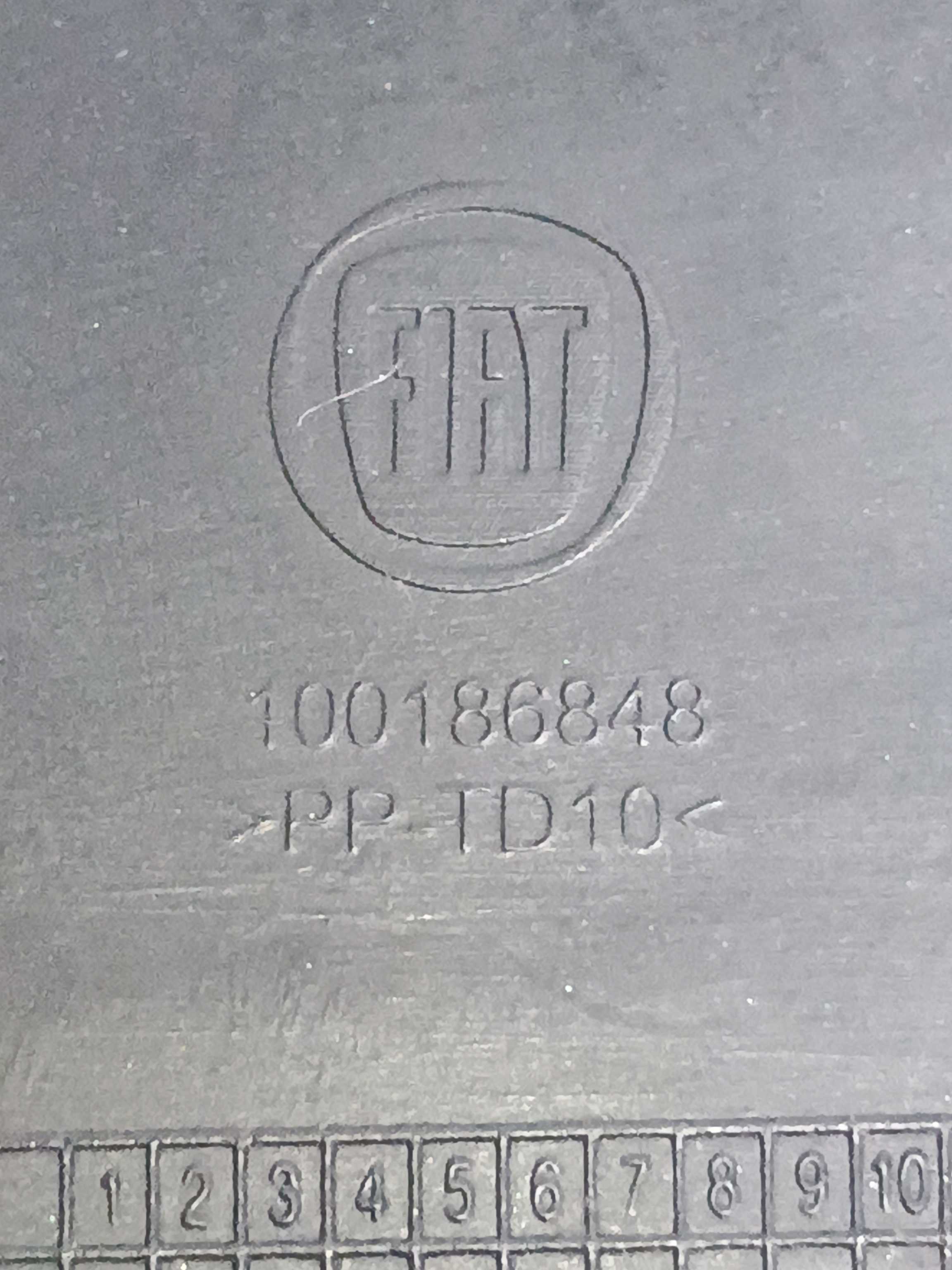 Tampa Reboque Parachoque Fiat Mobi 2019 100186848 C/detalhe 4