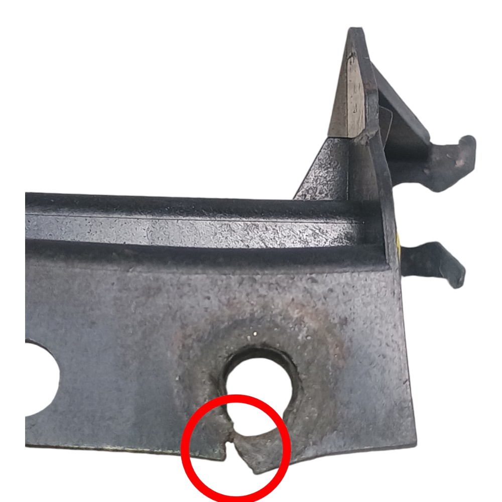Suporte sensor abs diant esquerdo Peugeot 207 2010 c/detalhe 8