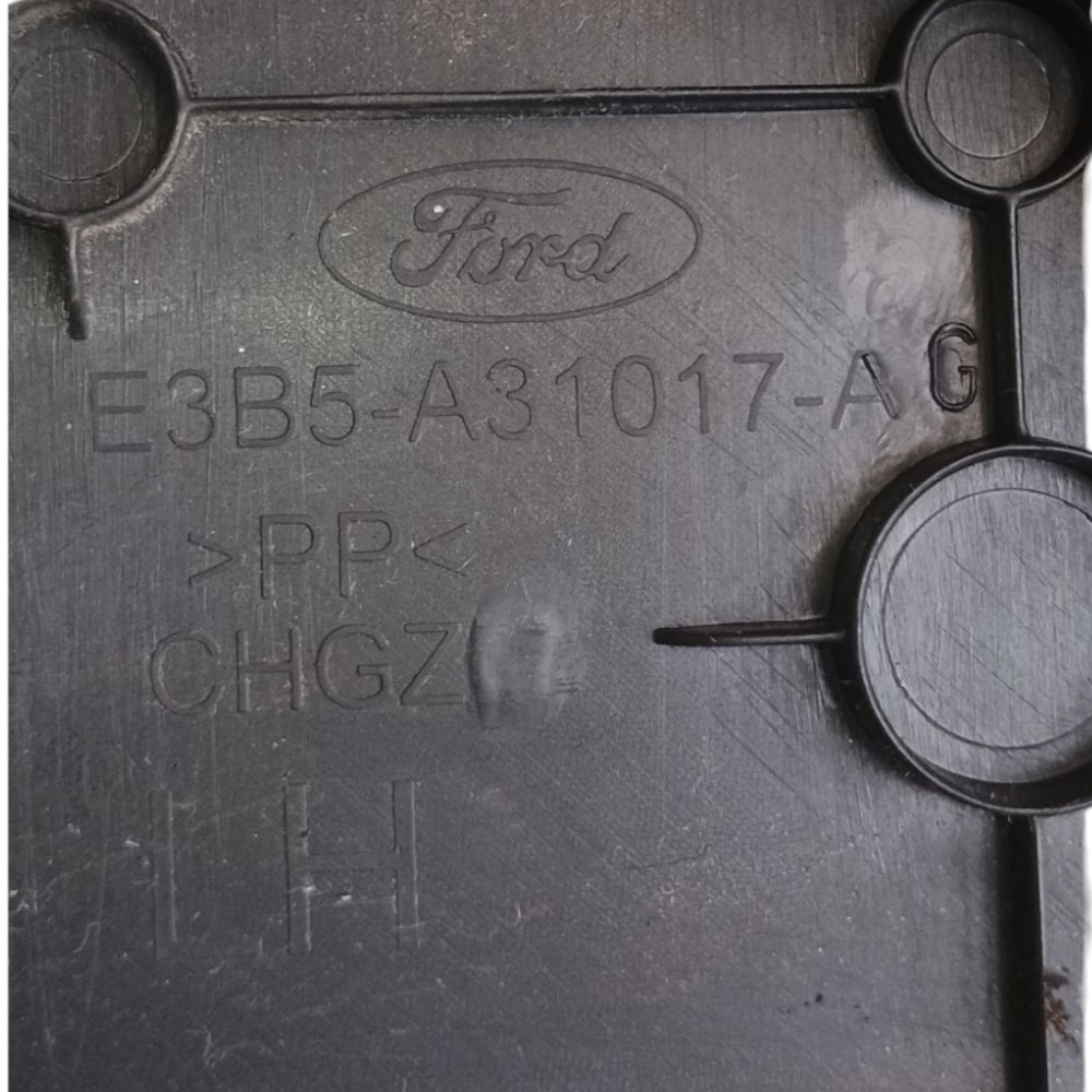 Acabamento Lateral Esq Porta Malas Ford Ka 2015 E3b5a31017 Preto 3
