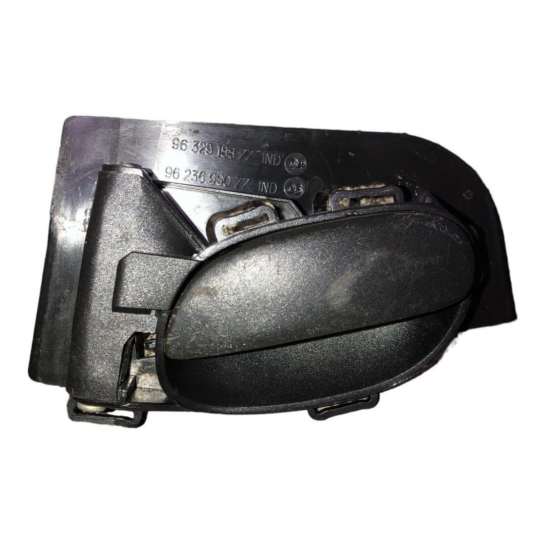 Maçaneta Interna Lado Direito Peugeot 206 207 2008 A 2013 Preto Dianteira/traseira