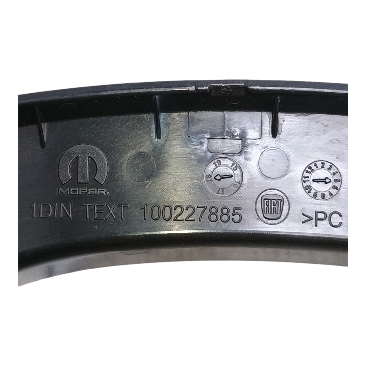 Moldura Painel Central Fiat Mobi Like 1.0 2018 100227885 Preto 6