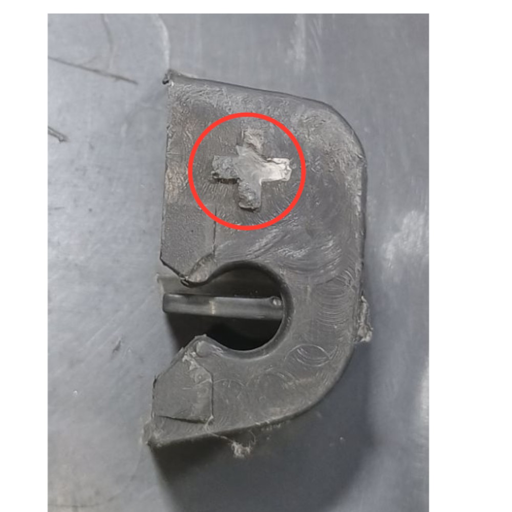 Tampão Porta Malas Ford Fiesta 2003 À 2012 *detalhe 5