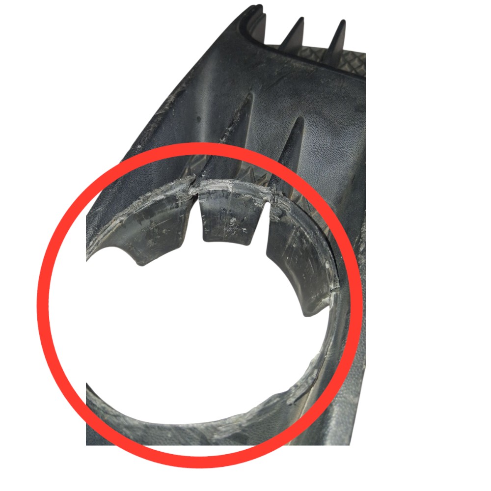 Moldura Grade Farol Milha Esquerdo Polo 2012 E 2015 *detalhe Preto Esquerdo 7