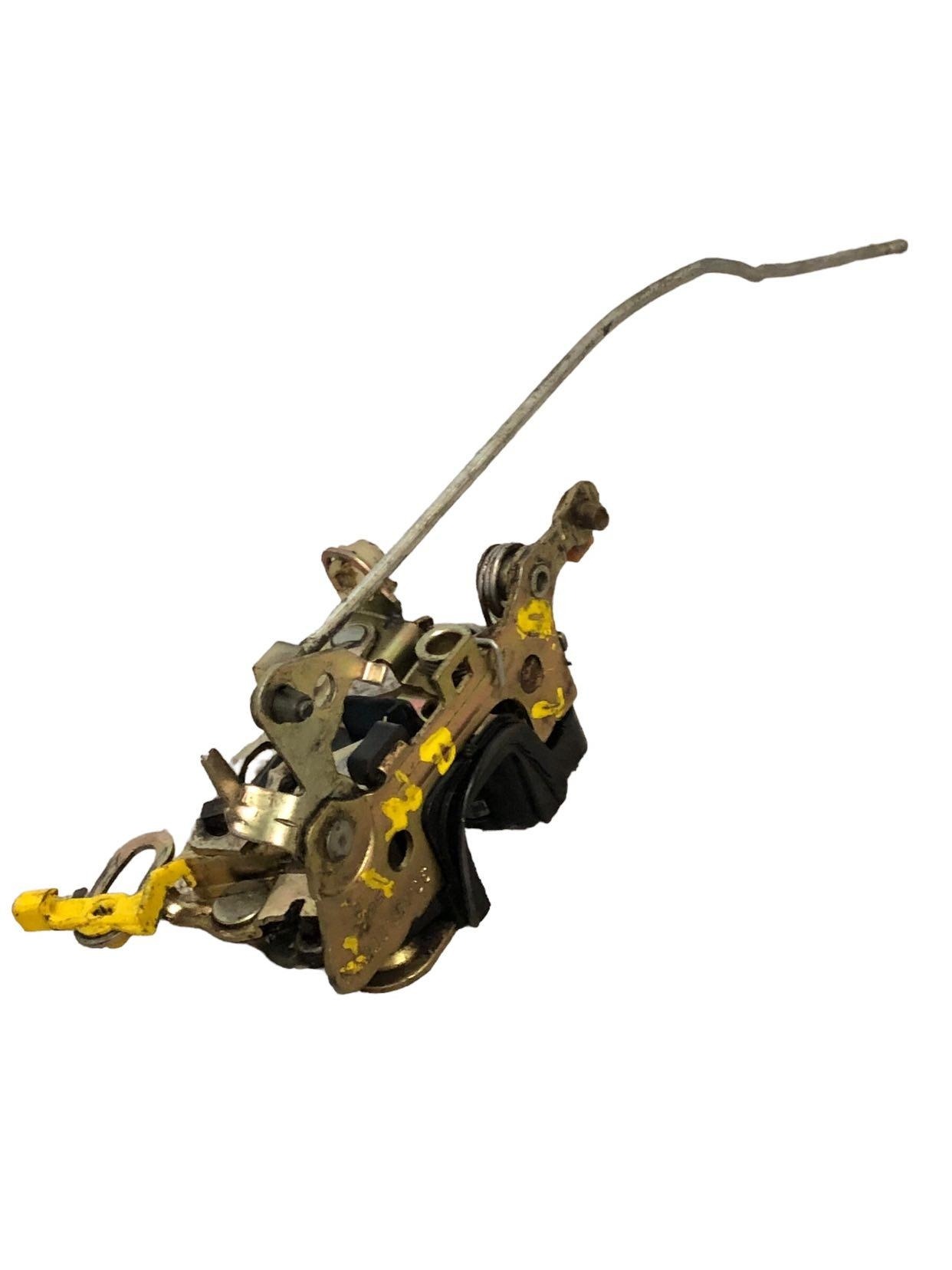 Fechadura Dianteira Direita Gm Corsa Wind 1996 1