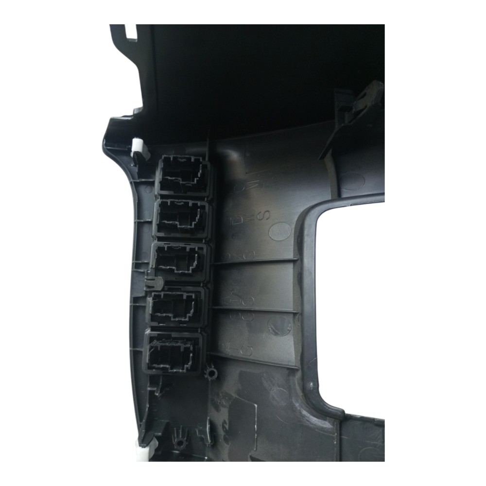 Acabamento Painel Lateral Esq Mitsubishi Outlander 2015 3