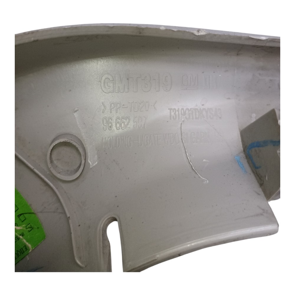 Moldura Direita Tampa Traseira Gm Captiva 2008 5