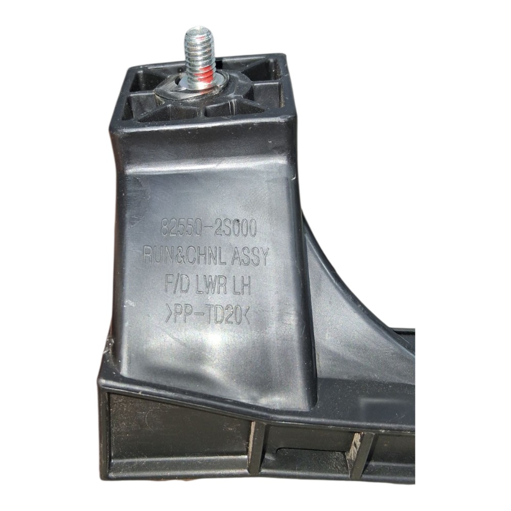 Guia Vidro Porta Dianteira Esquerda Hyundai Ix35 2014  Preto Preto 6