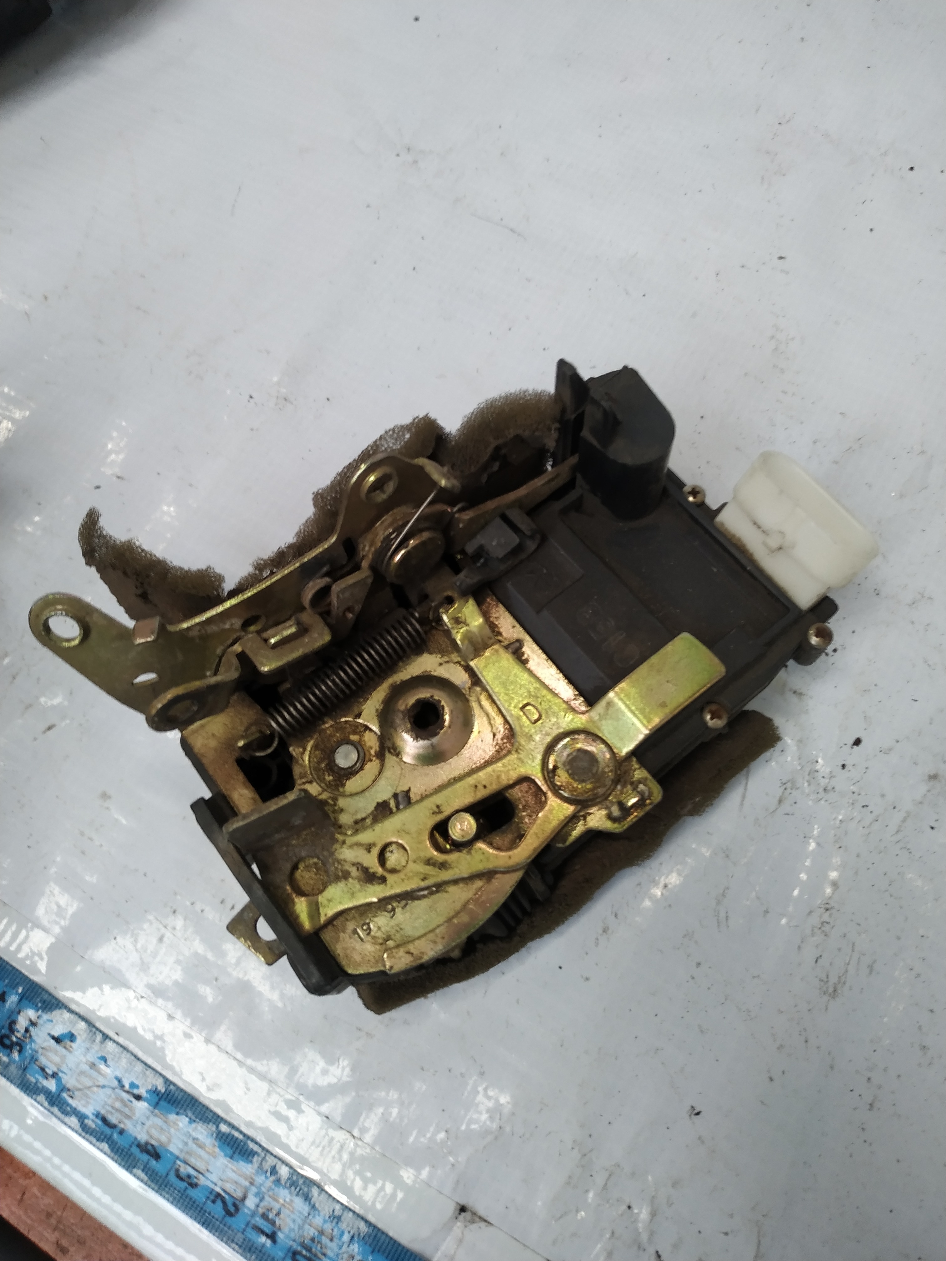 Fechadura traseira direita Fiat Tipo 1995 1