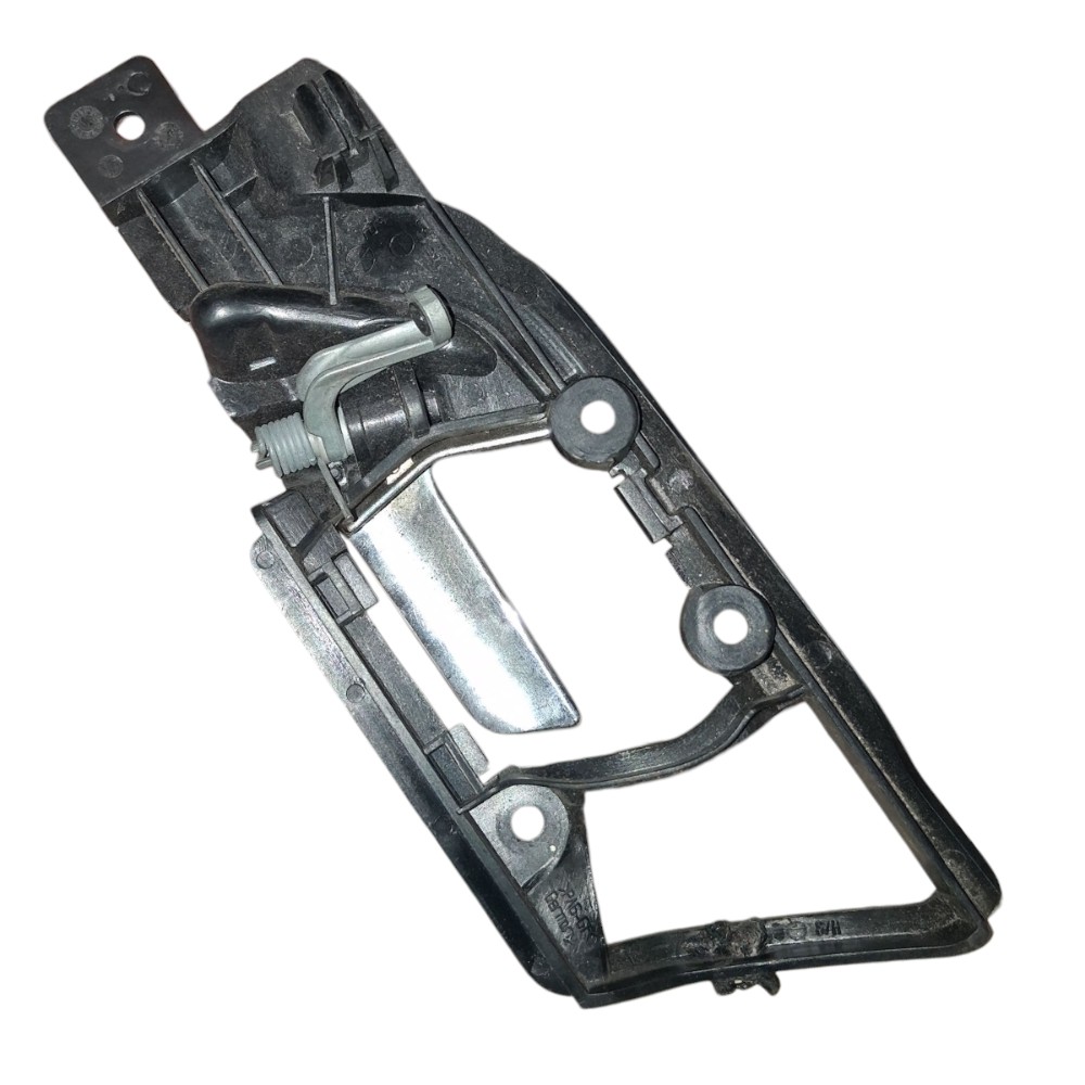 Maçaneta Interna Porta Traseira Direita Vw Polo Sedan 2008 Traseira 4