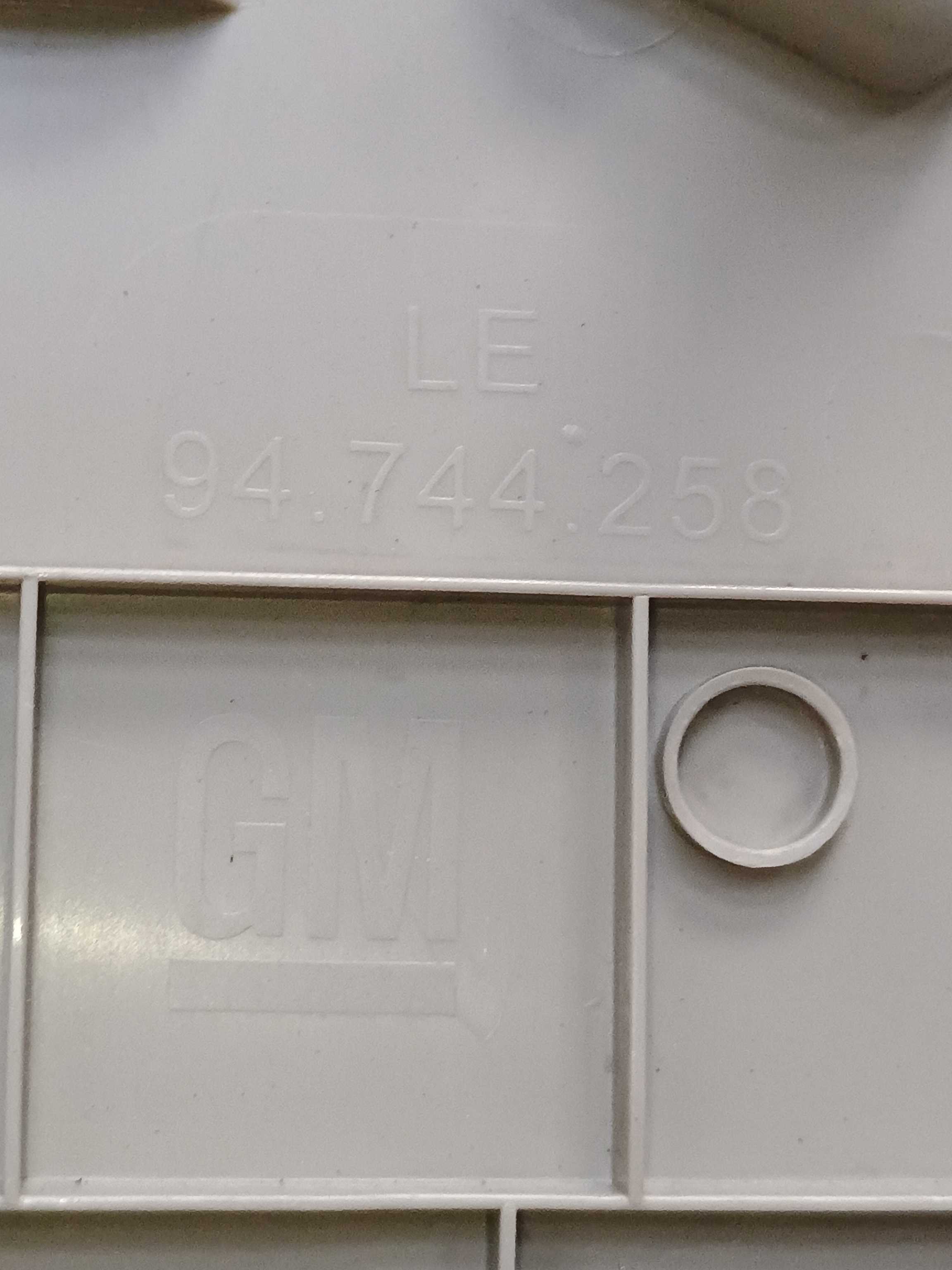 Coluna Traseira Esquerda Gm Spin 1.8 2016 94744258 3