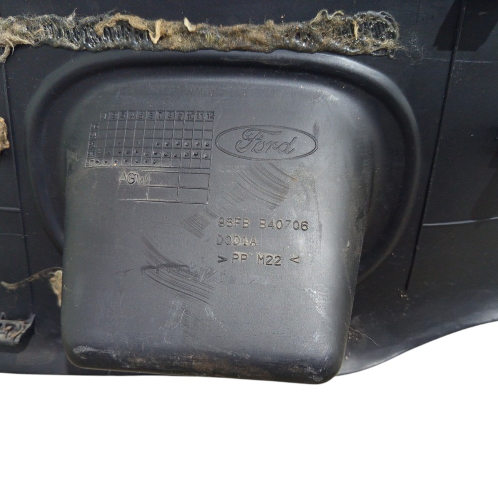 Revestimento Moldura Tampa Traseira Ford Fiesta 1996 A 2002 7