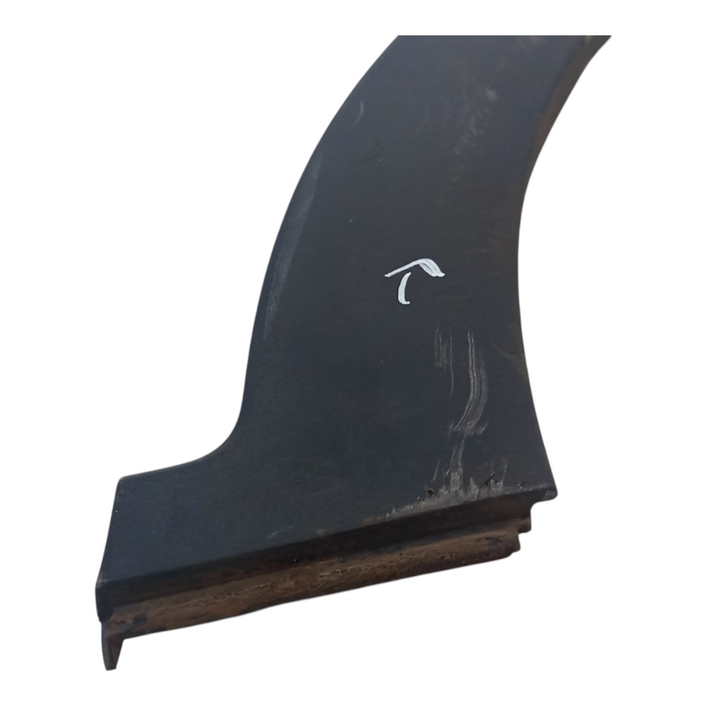 Moldura Para Lama Dianteira Direita Vw Up 2014 A 2021 Avaria 2
