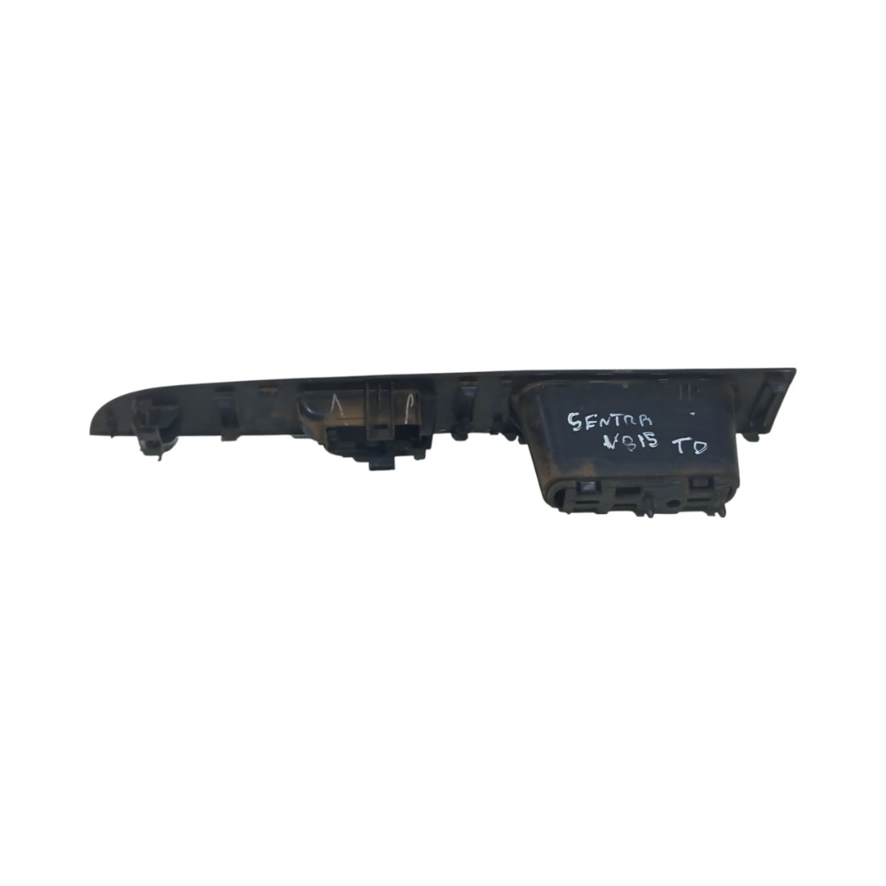 Moldura Botão Vidro Traseir Direit Nissan Sentra 2007 A 2013 4