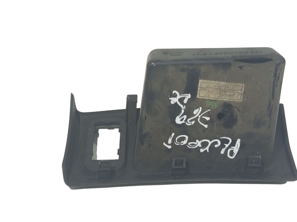 Moldura Esquerda Porta Objetos Peugeot 206 2001 A 2014 4