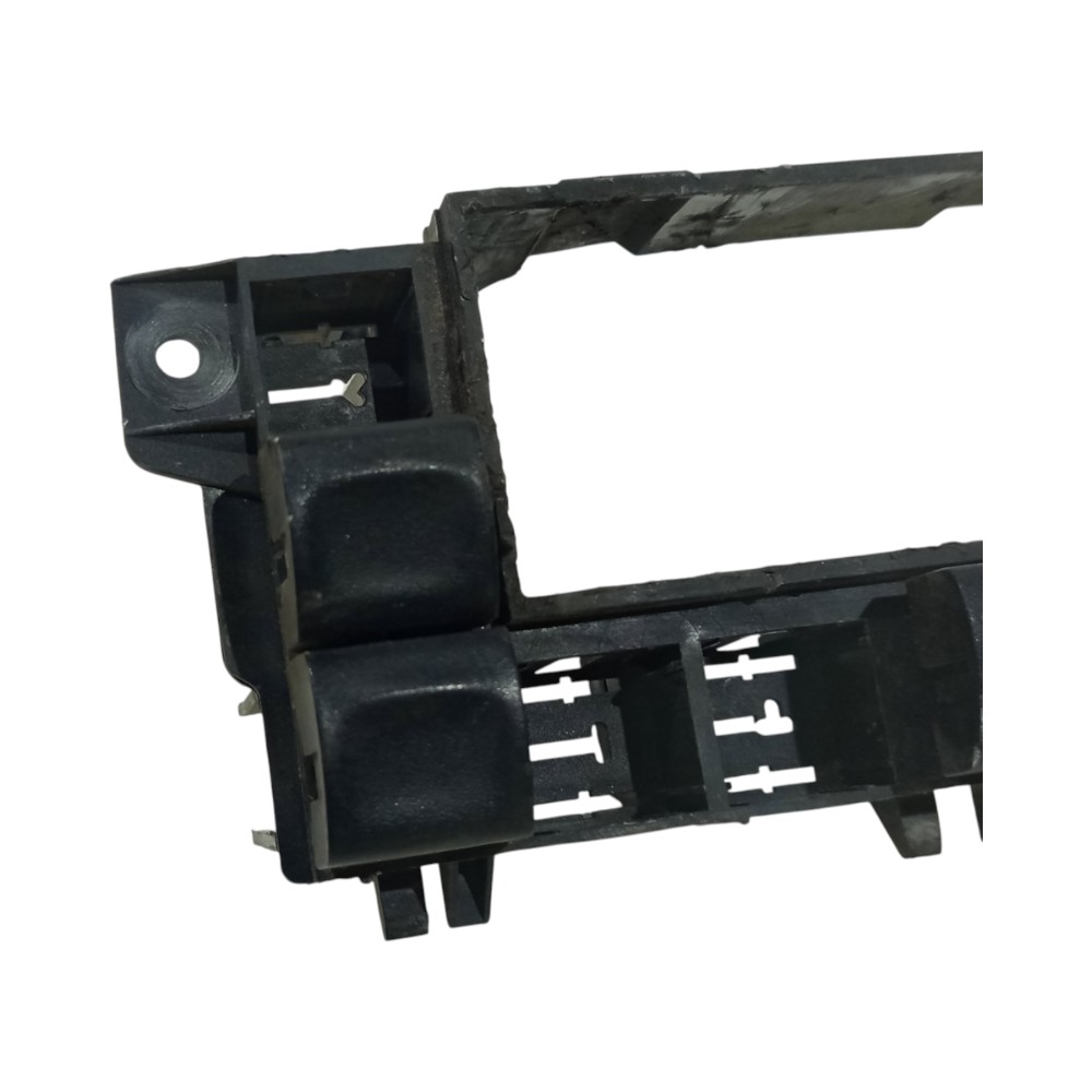 Moldura Interna Central Botão Alerta Gm Vectra 1997 A 2005 Preto 4