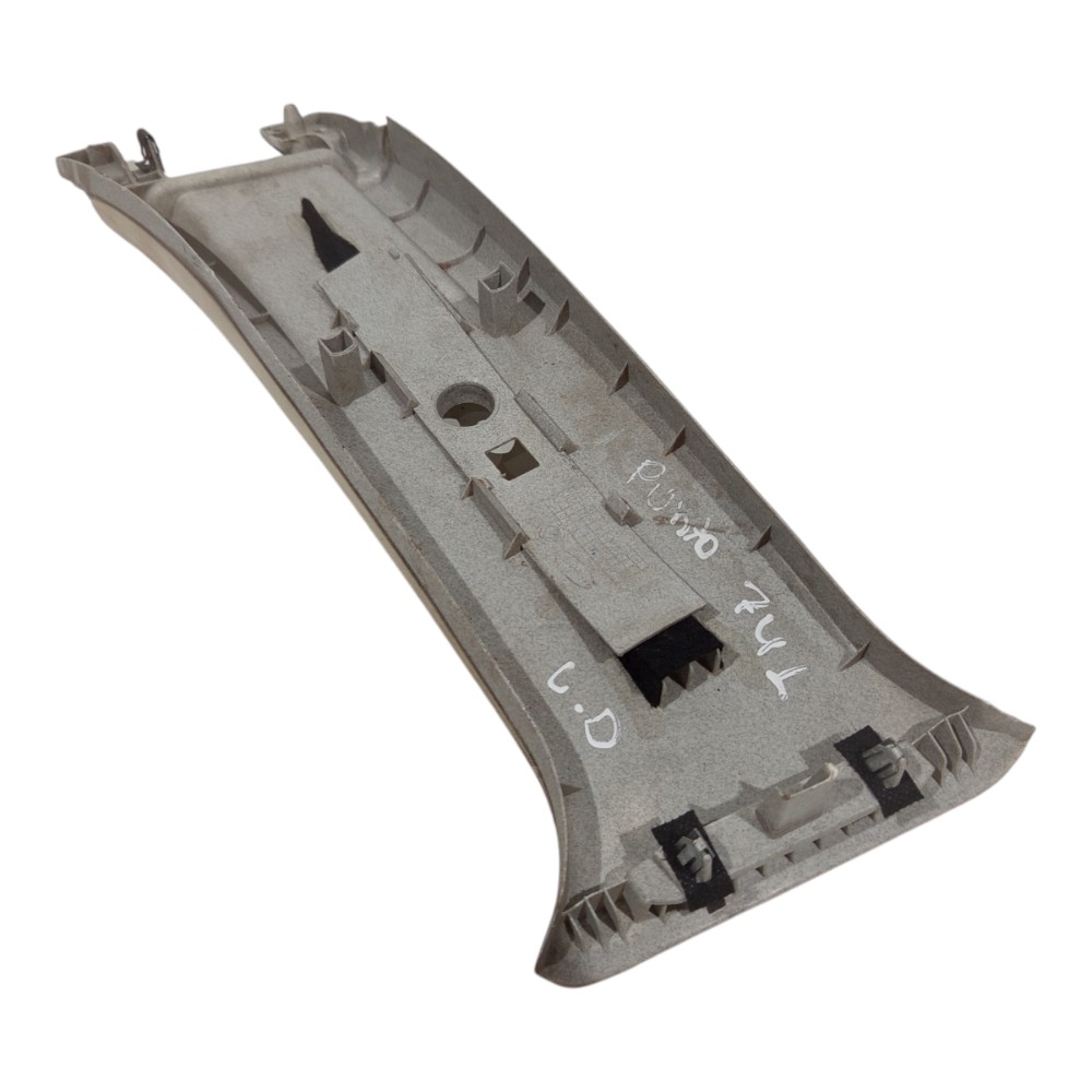 Moldura Coluna Central Direita Fiat Punto 2009 A 2015 4