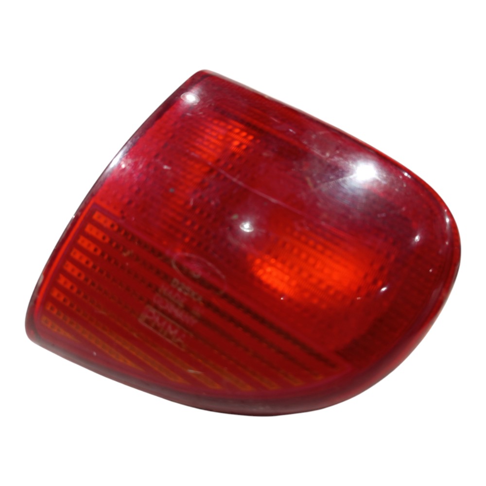 Lanterna Tampa Traseira Direita Ford Escort 1997 1998 A 2002 Direito/passageiro Vermelho 1