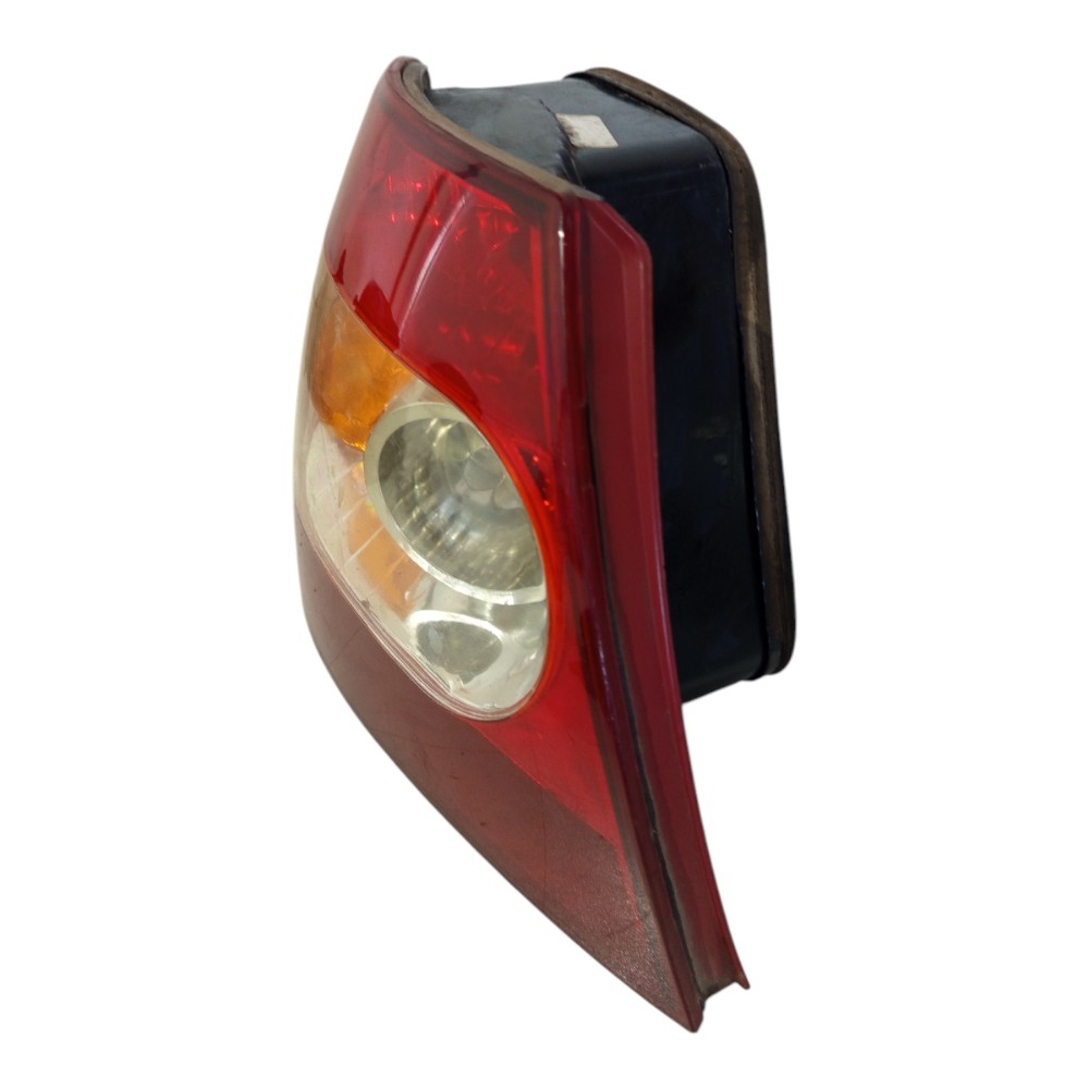 Lanterna Traseira Esquerda Fiat Siena 2002 A 2014 4