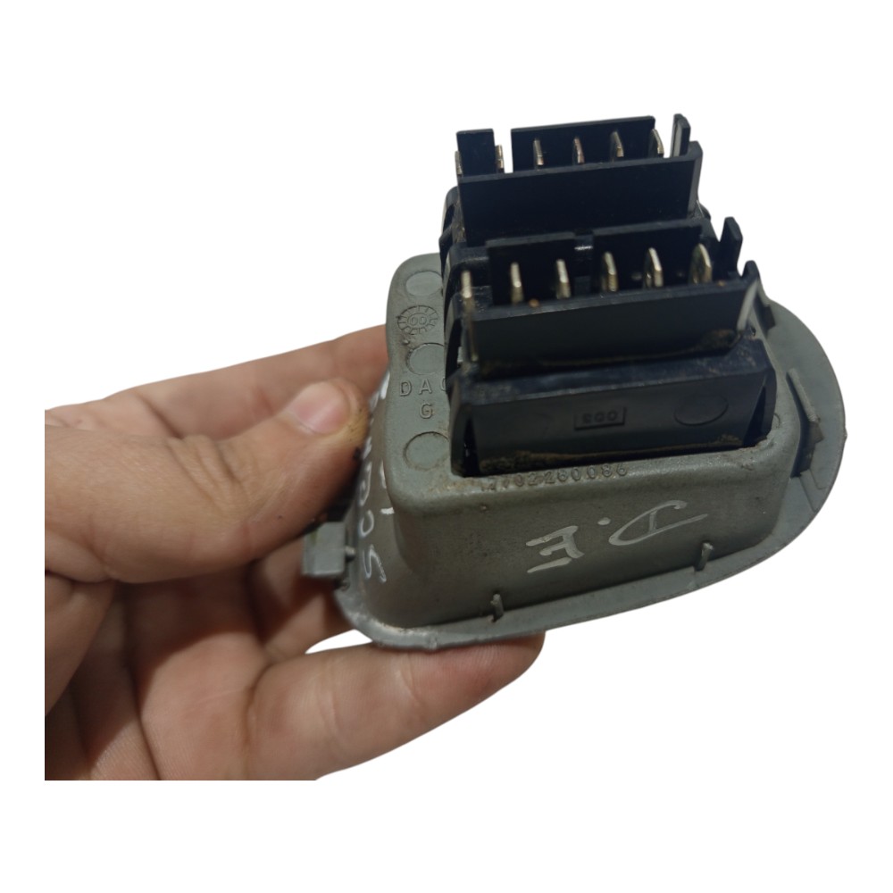 Botão Vidro Dianteiro Renault Scenic 2001 02 A 2010 8