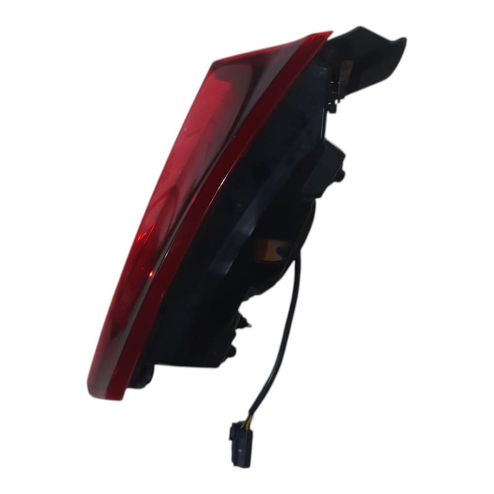 Lanterna Tampa Tras Esquerda Gm Tracker 2020 A 2024 Detalhes Esquerdo/motorista 8