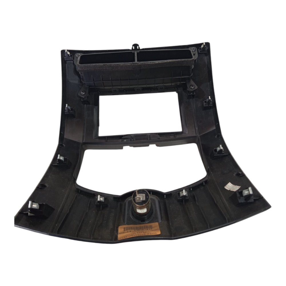 Moldura Central Tadio Nissan Livina 2009 A 2014 Preto Com Detalhes Prateados 6