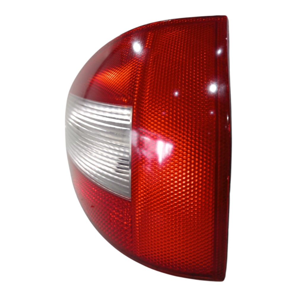 Lanterna Traseira Direita Audi A3 2000 2001 A 2006 Detalhe Direito/passageiro Vermelha 4