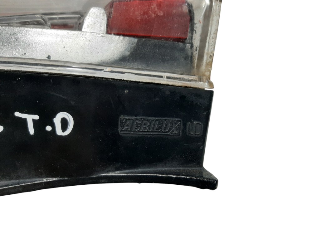 Lanterna Traseira Direito Fiat Stilo 501 Com Avaria Direito/passageiro 7