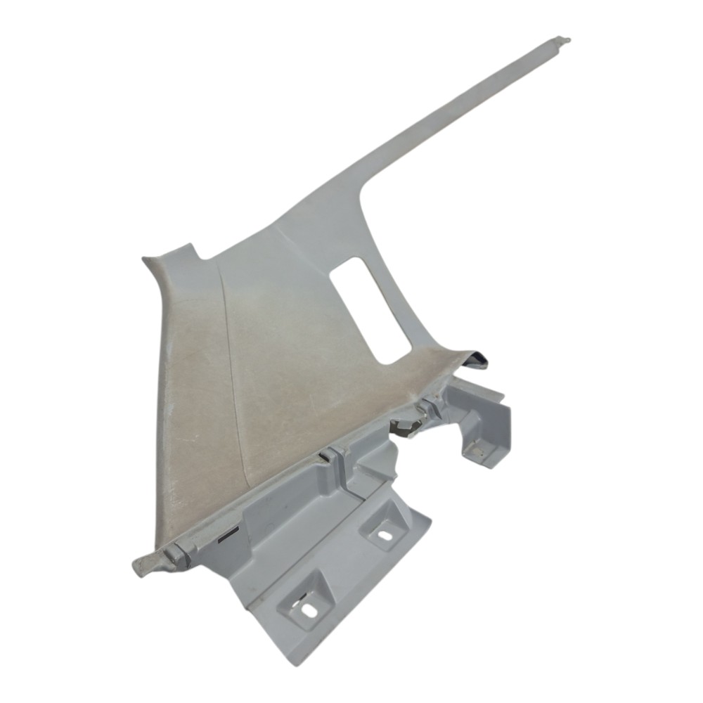 Moldura Coluna Traseira Esquerda Vw Golf 1993 1994 95 A 1999 1