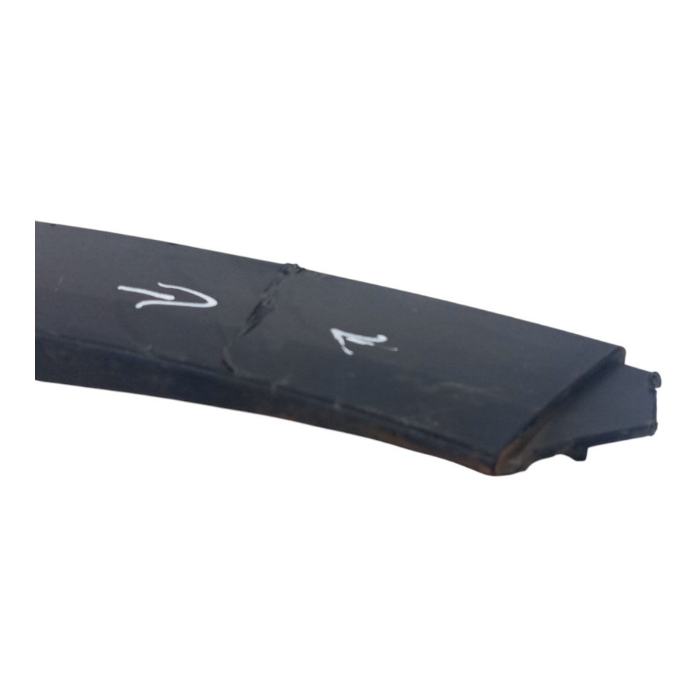 Moldura Para Lama Dianteira Direita Vw Up 2014 A 2021 Avaria 7