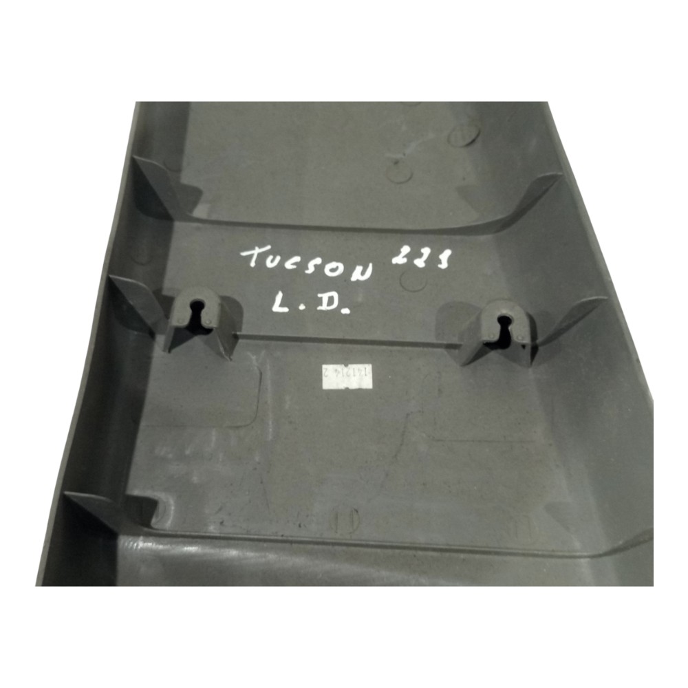Acabamento Coluna Inferi. Direita Hyundai Tucson 2006 A 2010 4