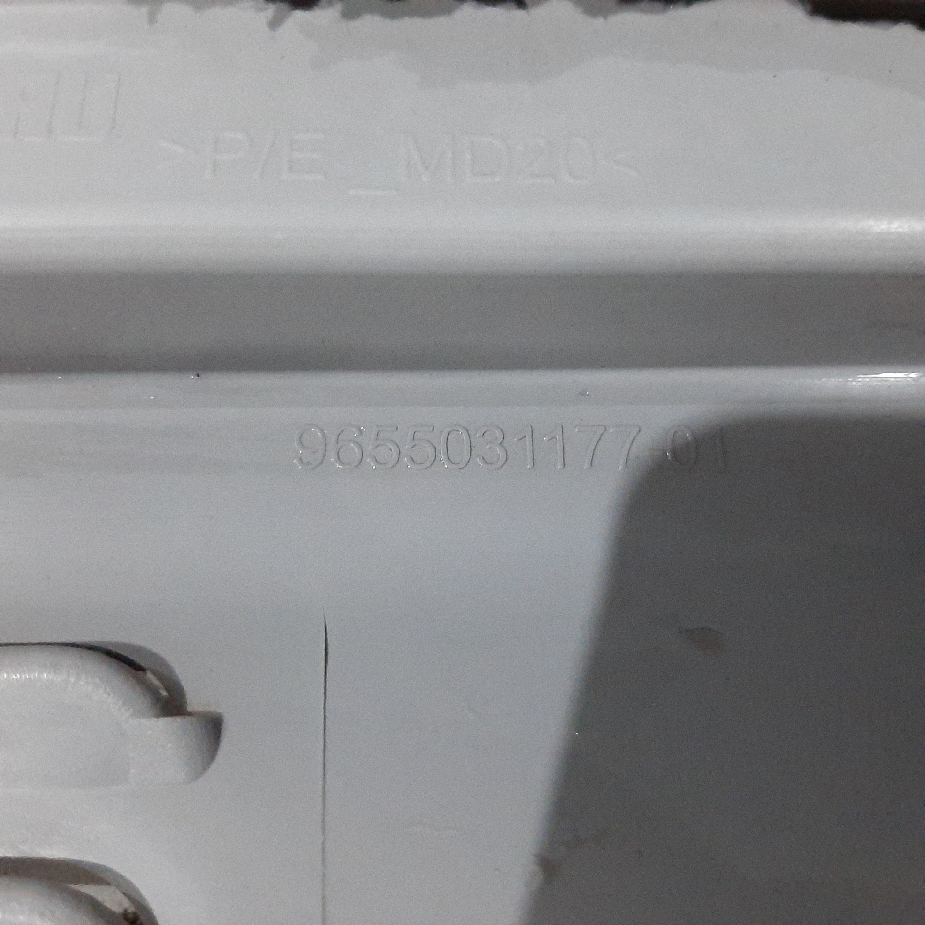 Suporte Tampão Bagagito Lado D Xsara Picasso 2001 A 2012 7