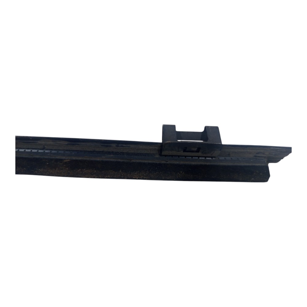 Guia Vidro Porta Traseiro Esquerdo 540i Serie 5 1996 A 2004 Preto 1