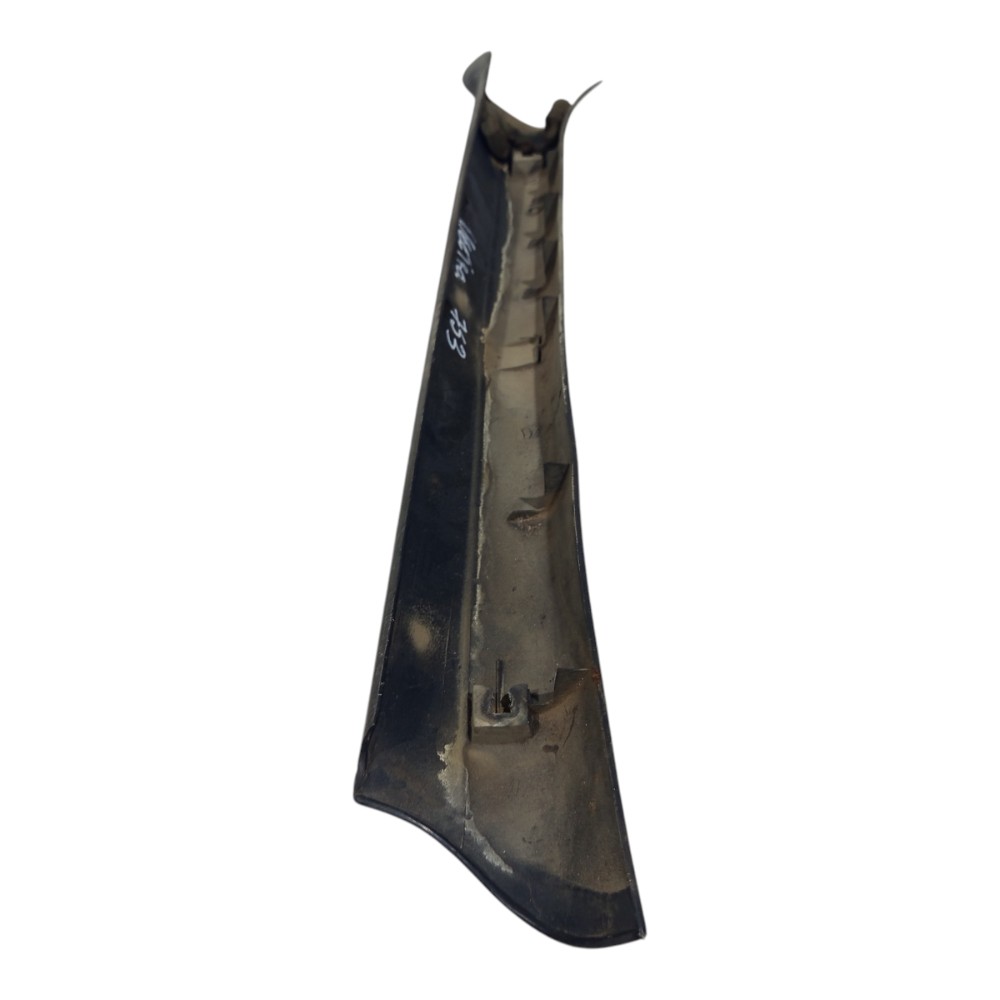 Moldura Coluna Parabrisa Direito Gm Vectra 1997 1998 A 2005 6