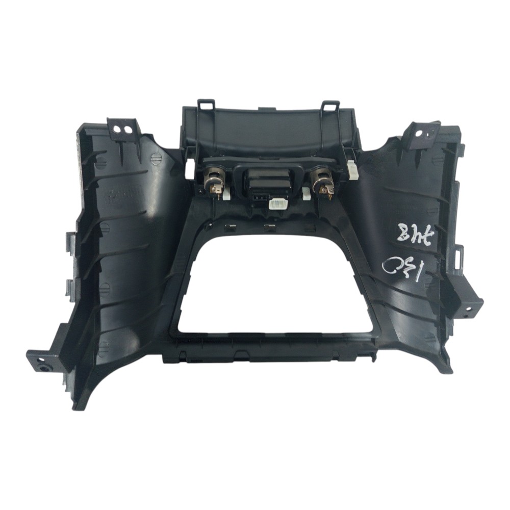 Moldura Central Painel Hyundai I30 2013 A 2016 1