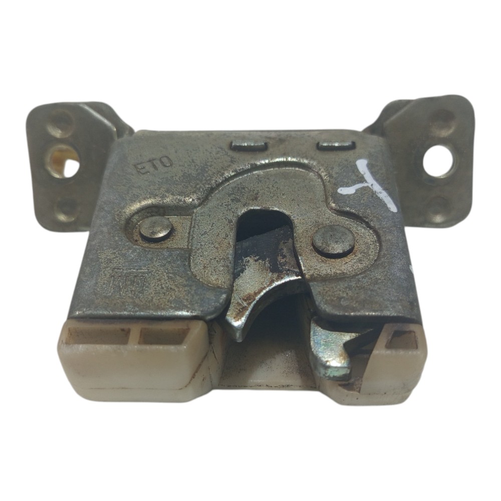 Fechadura Tampa Traseiro Porta Malas Wi Gm Corsa 1994 A 2002 1