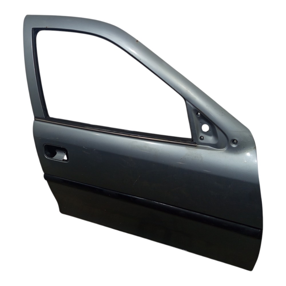 Porta Dianteira Direita Chevrolet Vectra 1997 A 2005 Avaria 4