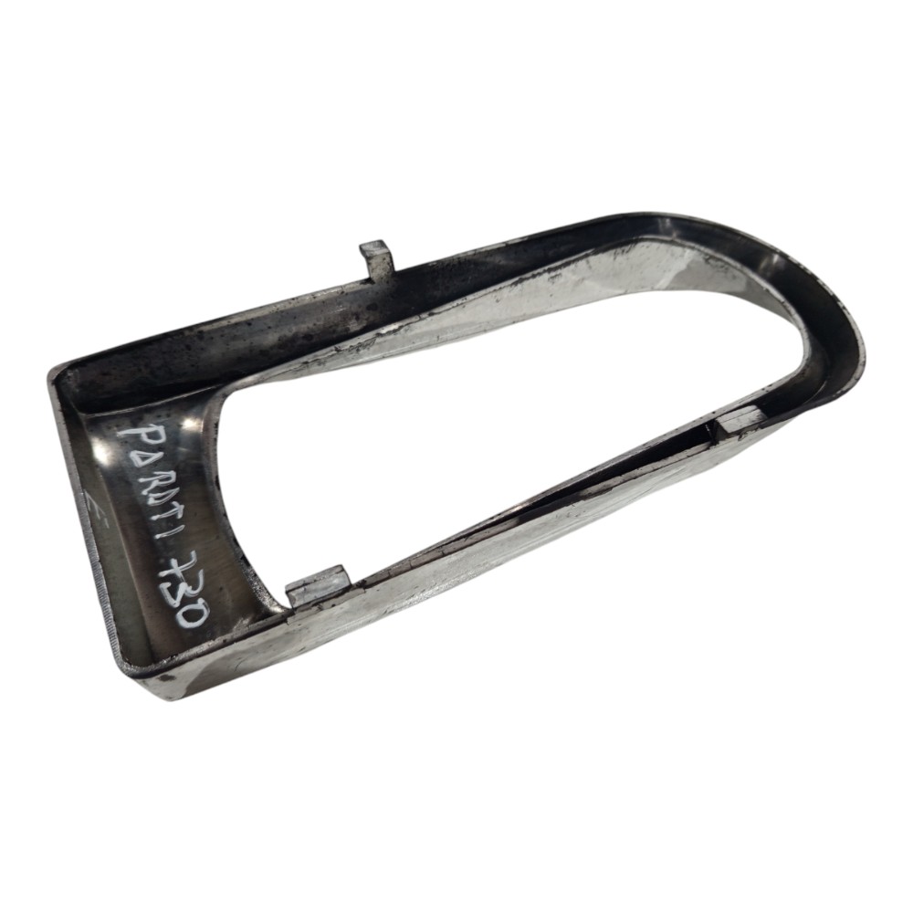 Moldura Interno Farol Esquerdo Vw Parati G2 1995 A 2005 4