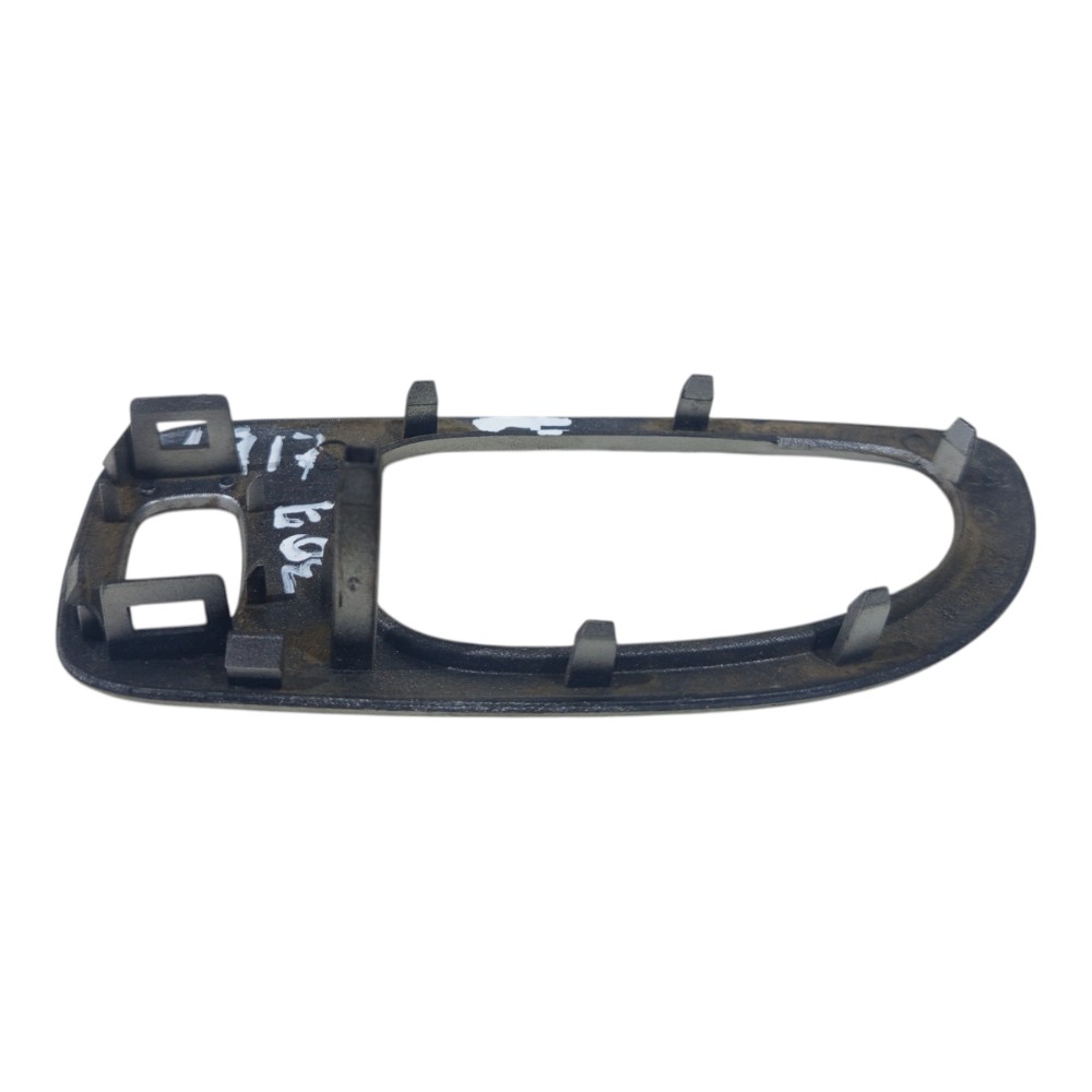 Moldura Maçaneta Interna Traseiro Ld Peugeot 307 2005 A 2011 Prata Traseira 9