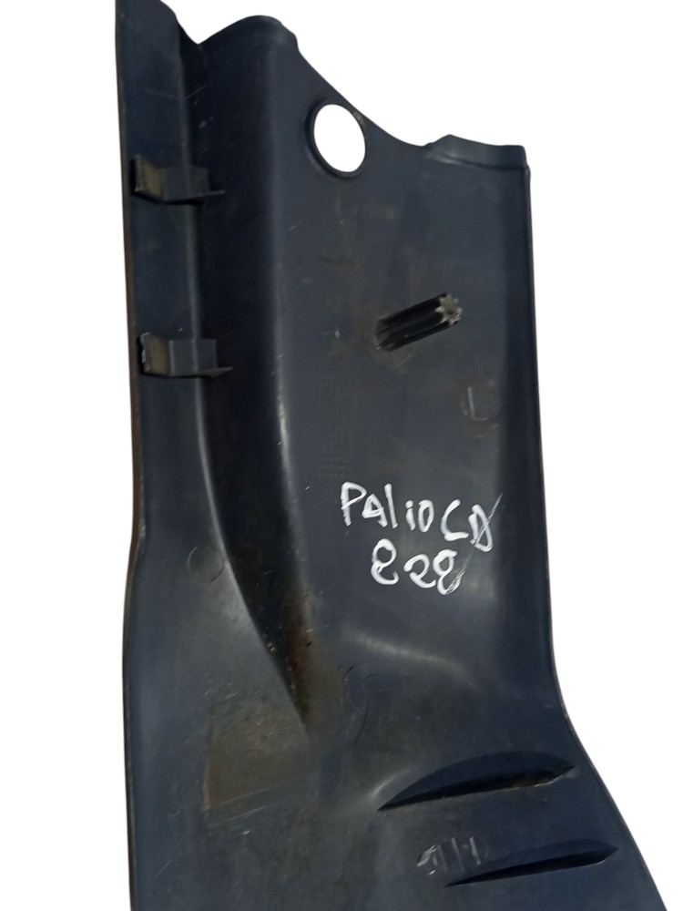Moldura Traseiro Direito Fiat Palio Wekeend 1997 1998 A 2001 3