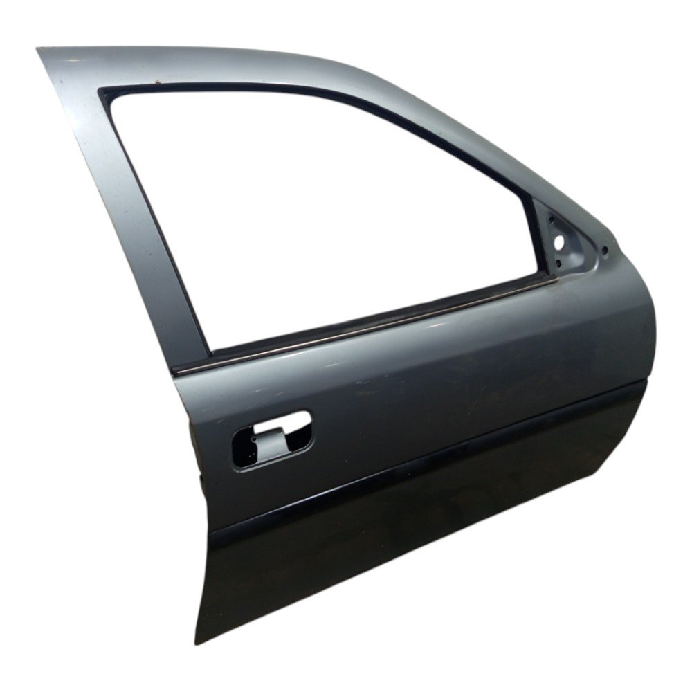 Porta Dianteira Direita Chevrolet Vectra 1997 A 2005 Avaria 2