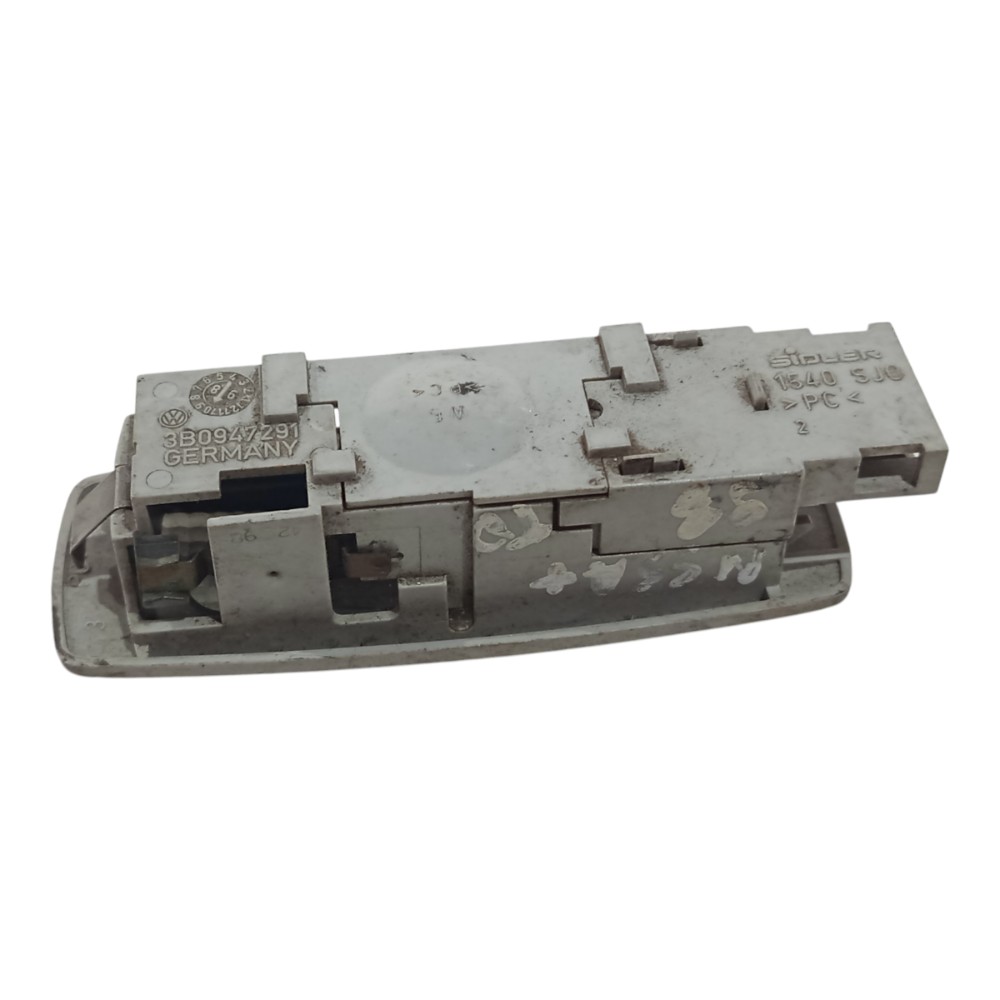 Luz Cortesia Teto Traseira Direita Vw Passat 1997 A 2000 6