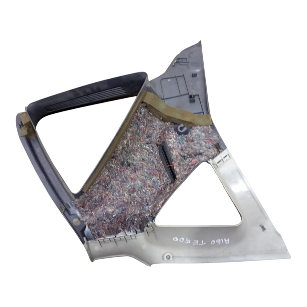 Moldura Porta Malas Le Mercedes Classe A160 99 A 2003 Avaria 4
