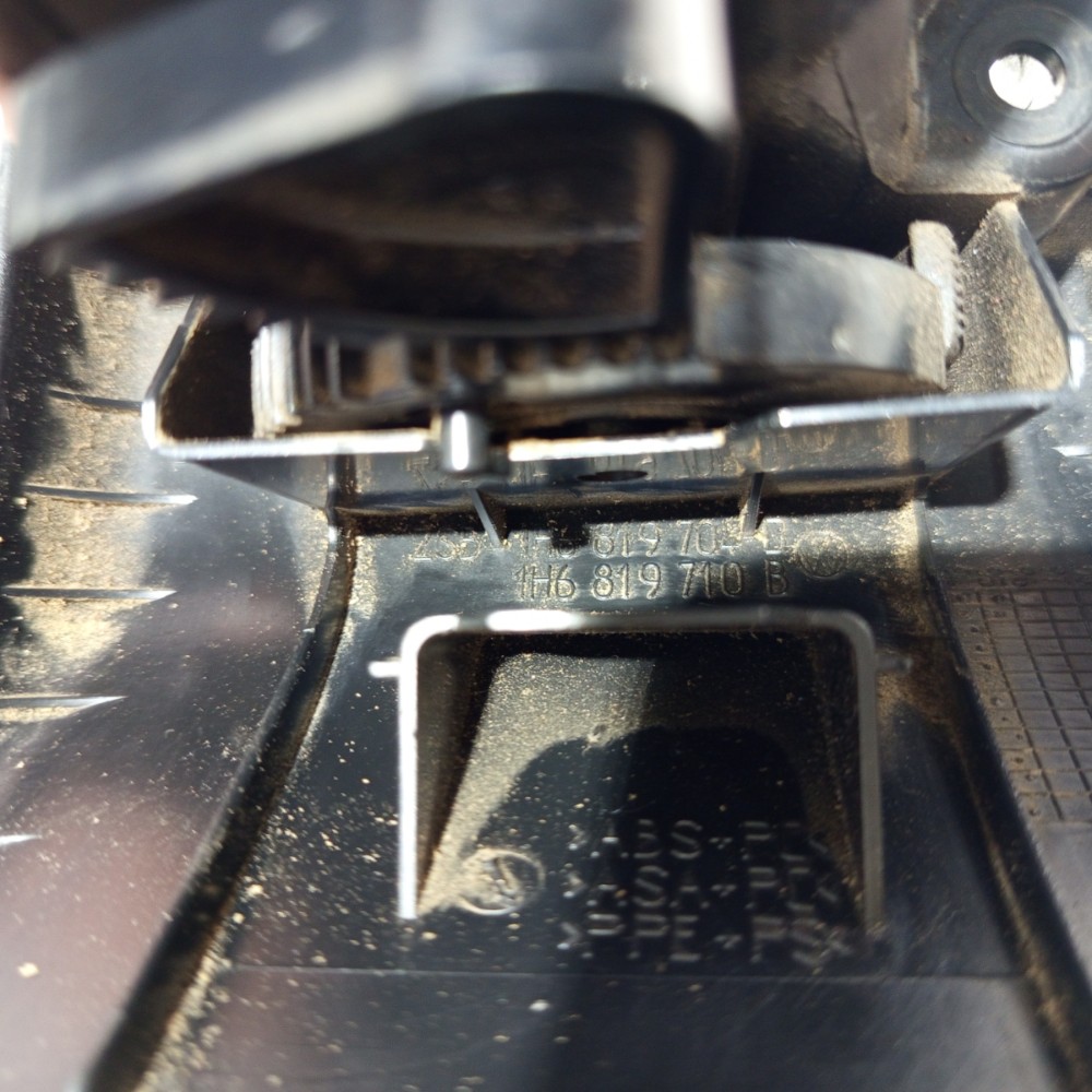 Moldura Difusor Ar Dianteiro Direito Vw Golf Mk3 1995 6