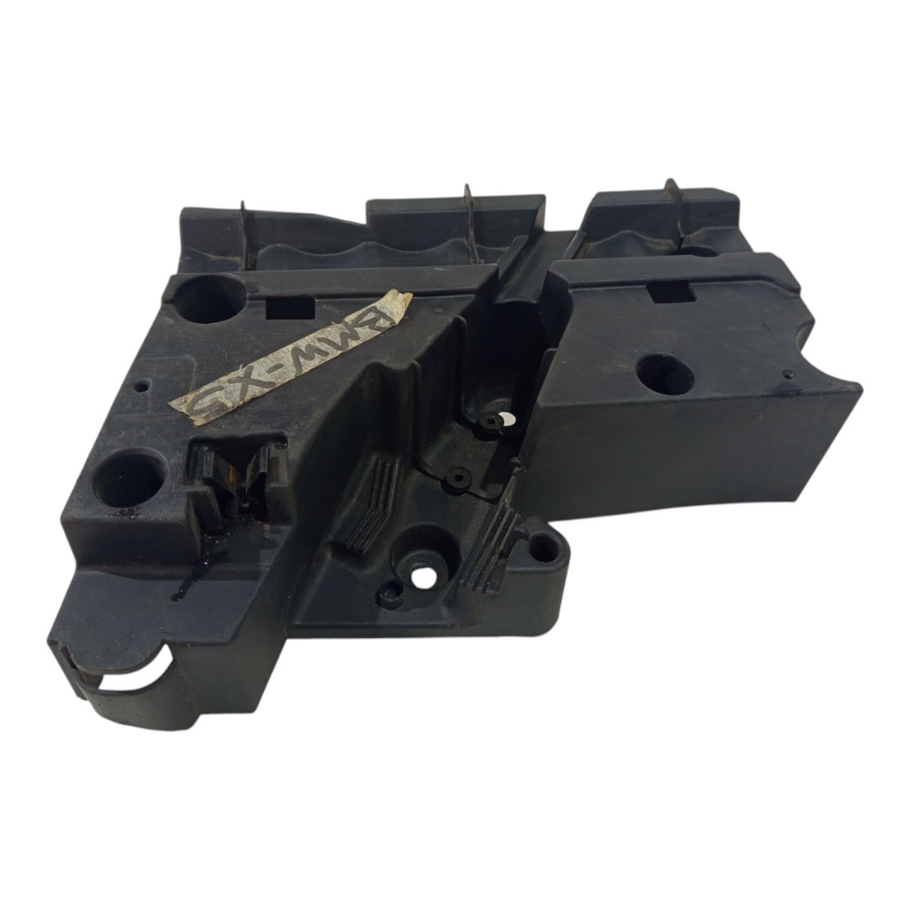 Suporte Plástico Porta Malas Esq Bmw X5 2001 2003 A 2005 Preto 8