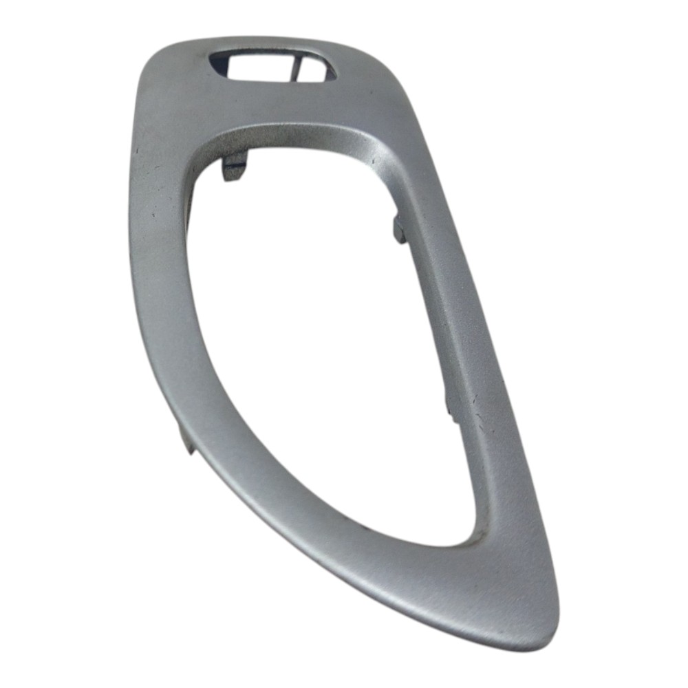 Moldura Maçaneta Interna Traseiro Le Peugeot 307 2005 A 2011 – Prata – Traseira 7