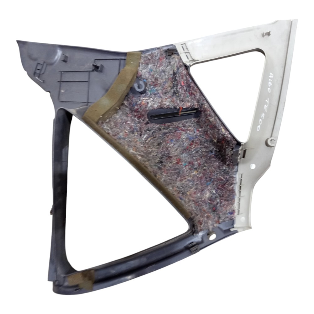 Moldura Porta Malas Le Mercedes Classe A160 99 A 2003 Avaria 3